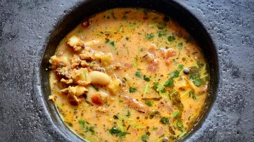  Zupa orientalna z fasolą vegestyl