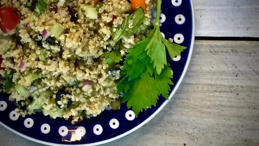 Sałatka z komosą ryżową vegestyl