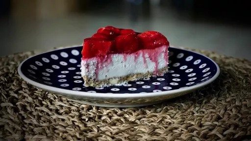 Sernik z nerkowc&oacute;w vegestyl