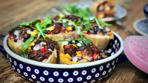 Ziemniaki faszerowane warzywami vegestyl