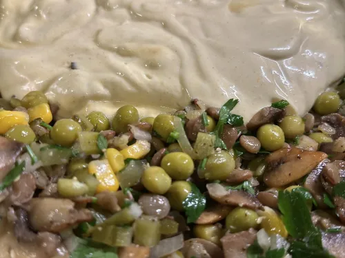 Saatka z pieczarkami i zieloną soczewicą vegestyl