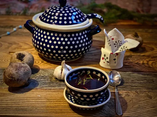 Barszczyk z krokietami vegestyl