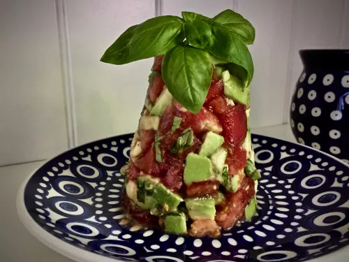 Tatar z awokado to wspomnienie z Brasov vegestyl