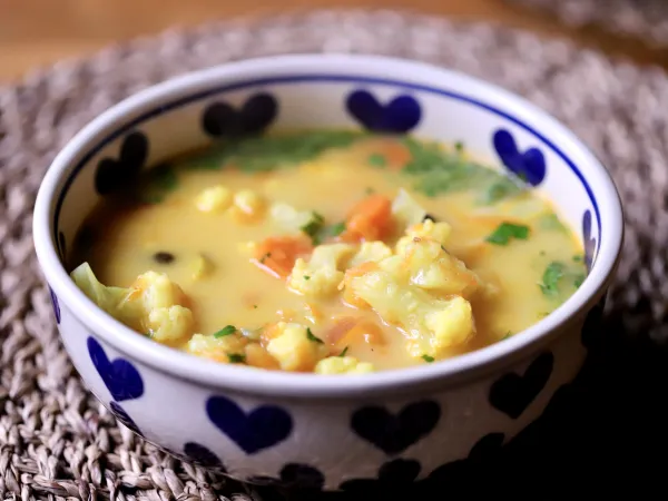 Kalafiorowa z pomidorami vegestyl