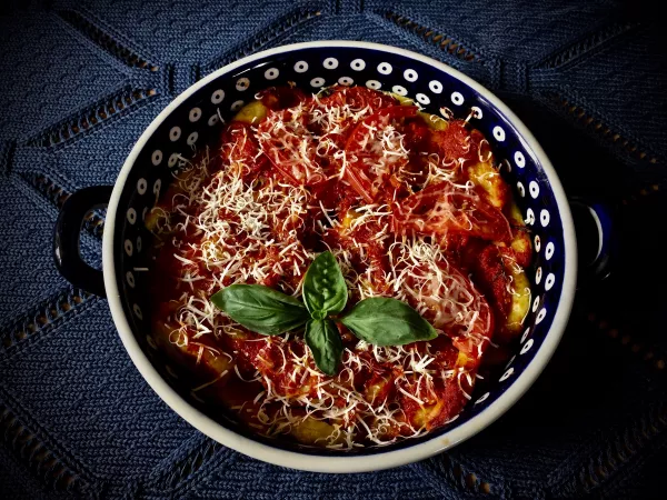 Zapiekane kluseczki w pomidorach vegestyl