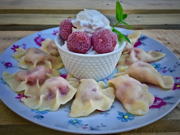 Pierogi z truskawkami vegestyl