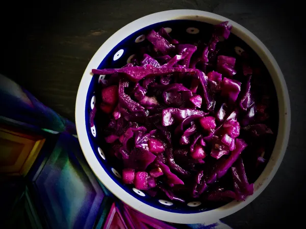 Surówka z czerwonej kapusty vegestyl