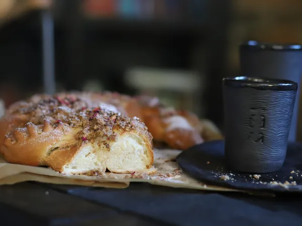 Chałka r&oacute;żana vegestyl