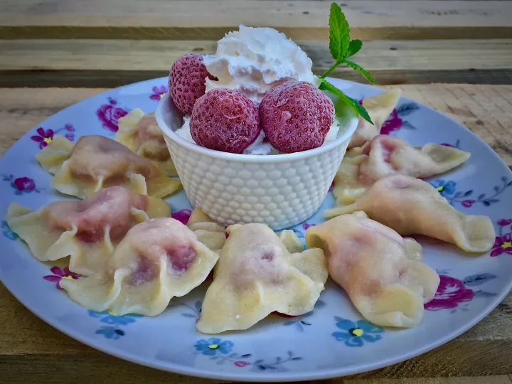 Pierogi z truskawkami vegestyl
